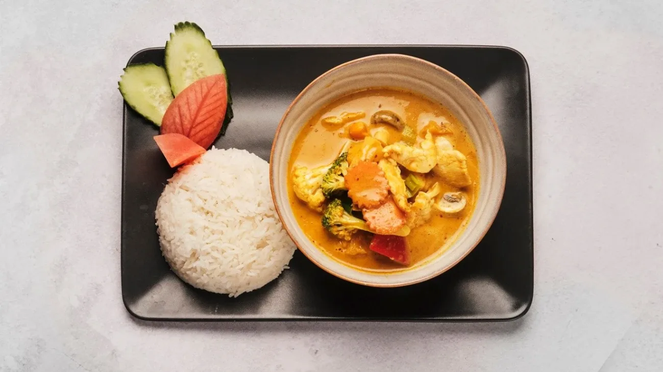 25. Gul Curry