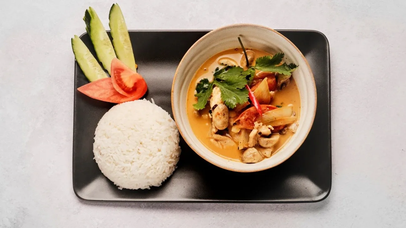 6. Tom Kha