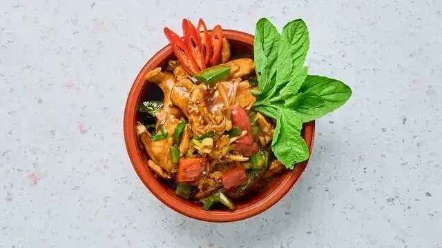 Nr 06. Pad Bai Krapao