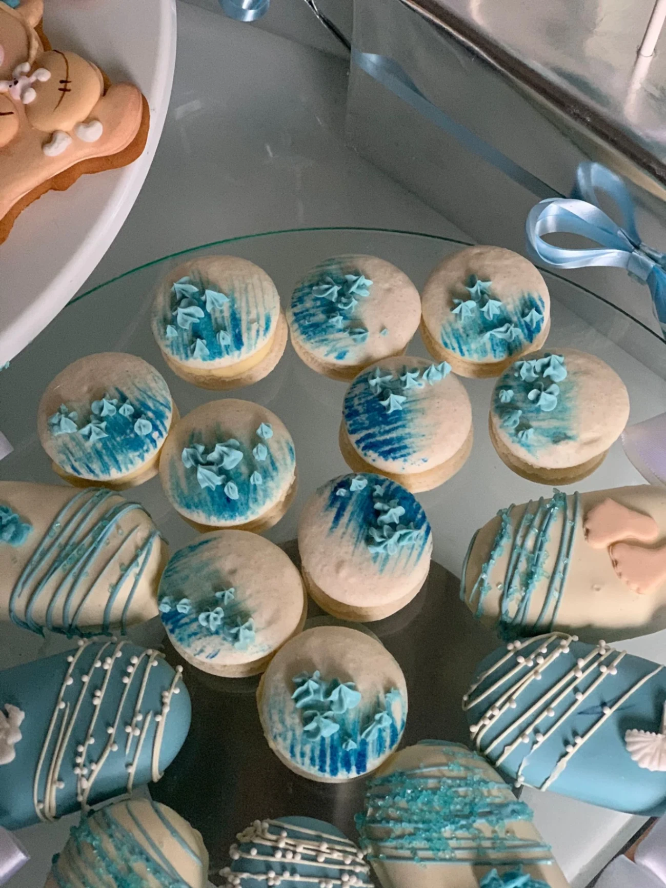 Lyxiga Macarons x10 – Handdekorerade konstverk